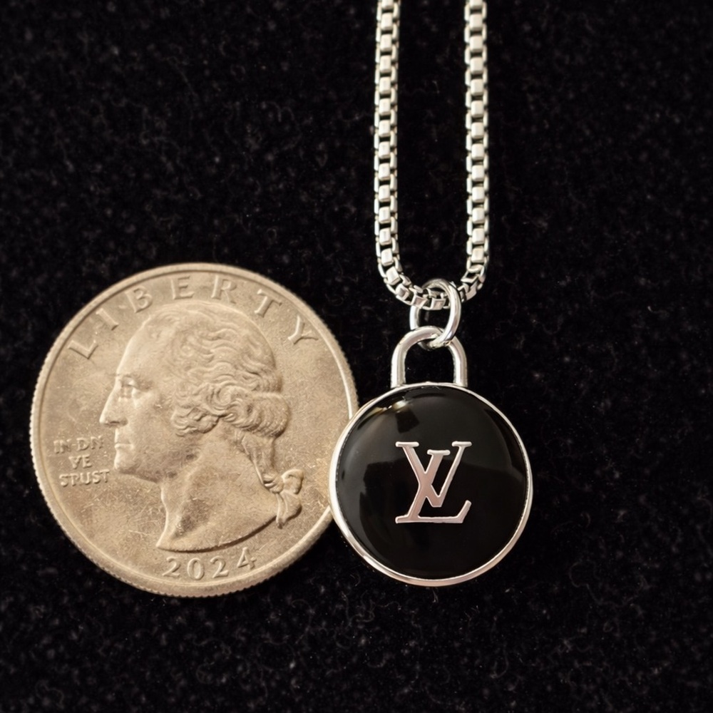 Louis Vuitton Black Skittle Pendant Necklace - Picture 4 of 9